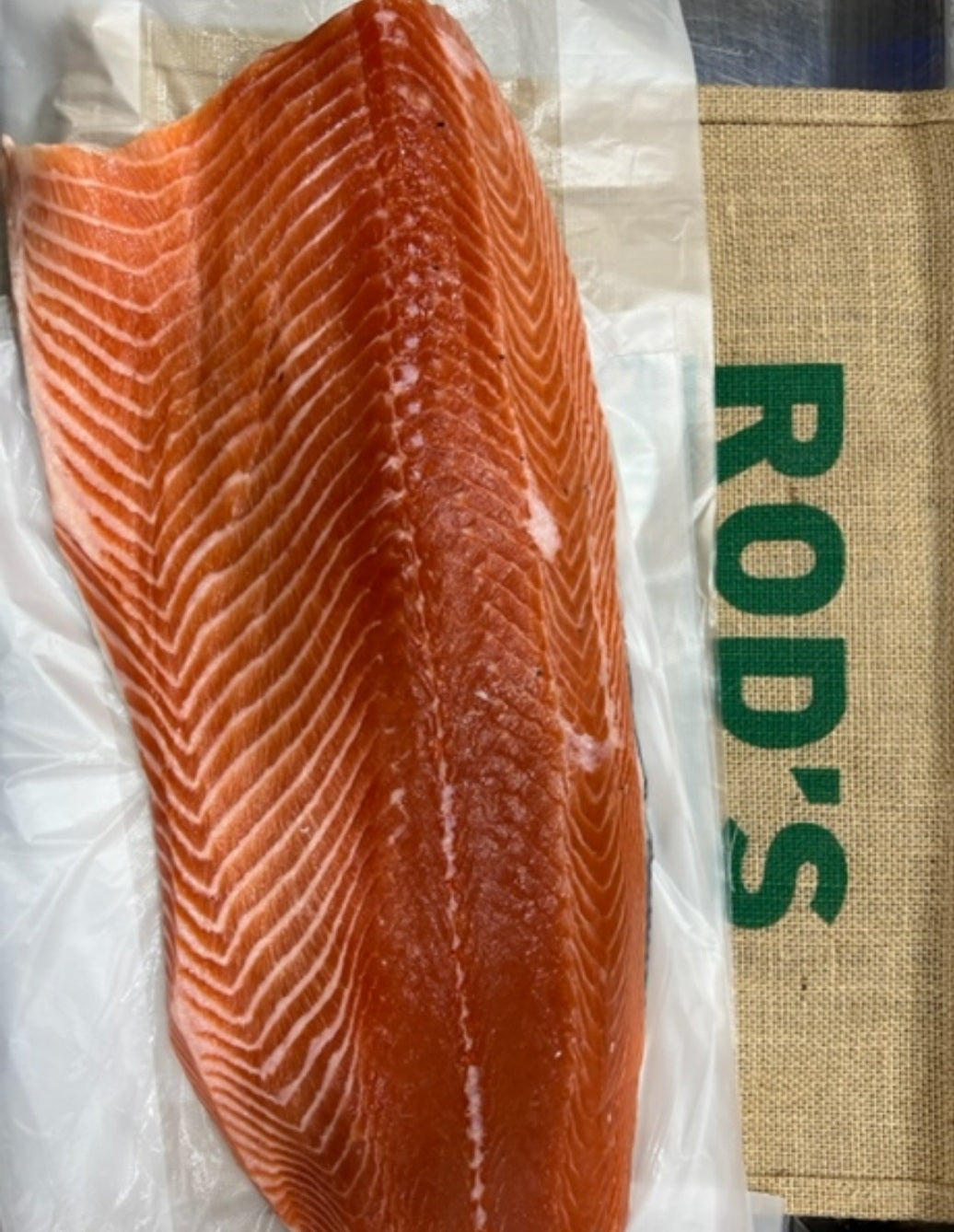 Fish- Salmon side skin on (approx 800-900g)